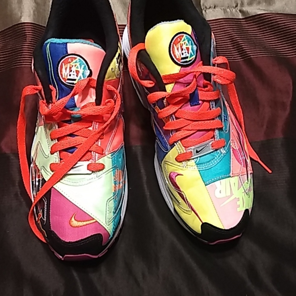 Atmos air Max 2 qs with box